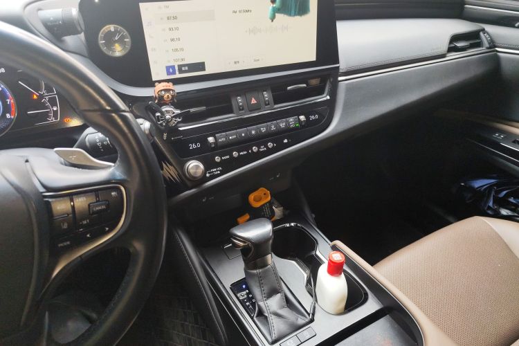 雷克萨斯ES 2022款 200 卓越版中控内饰16