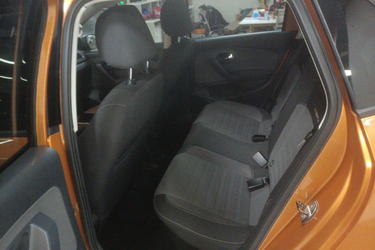 大众 2014款 1.6L Cross Polo 自动中控内饰7004