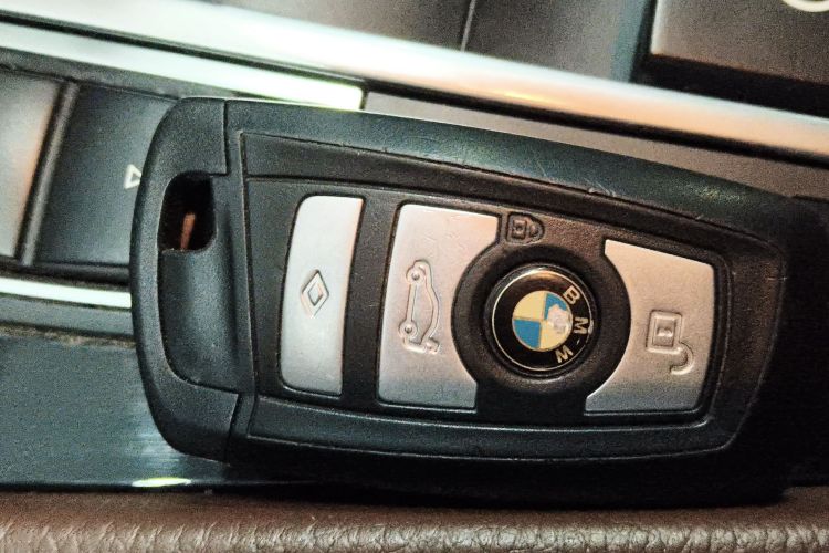 宝马5系 2014款 520Li 典雅型中控内饰11