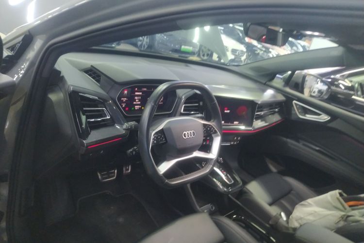 奥迪Q4 e-tron 2024款 40 e-tron 创境版中控内饰12