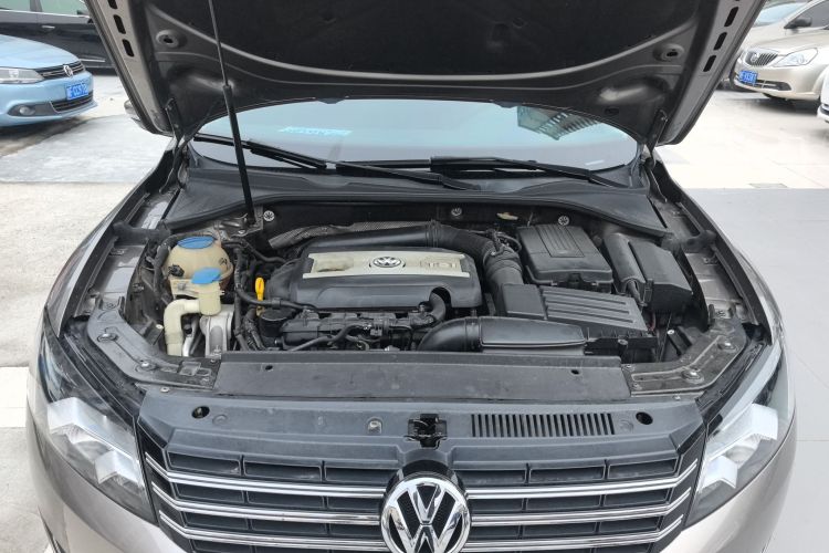 大众 帕萨特 2014款 1.8TSI DSG尊荣版机舱底盘24