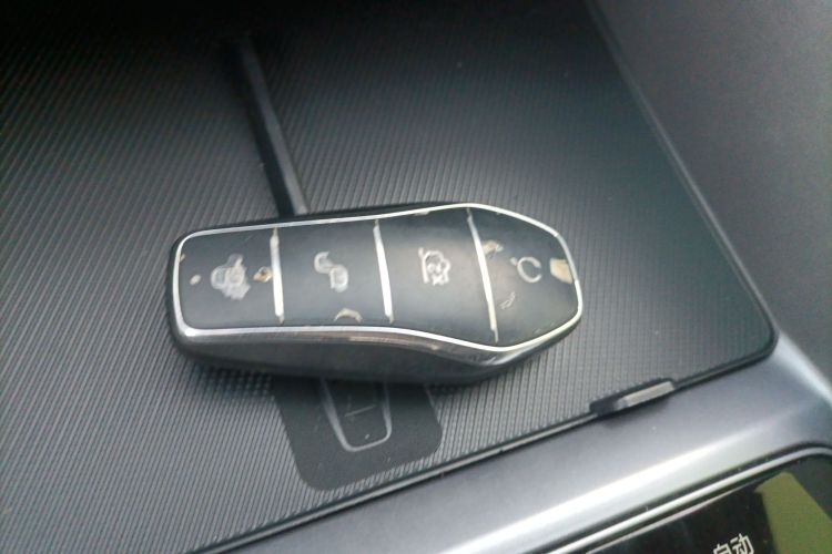 比亚迪 宋PLUS新能源 2023款 冠军版 DM-i 110KM 旗舰型中控内饰7001