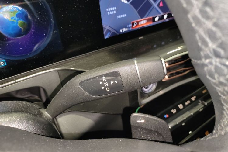 奔驰EQC 2022款 改款 EQC 400 4MATIC中控内饰18