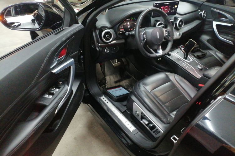 魏牌 VV7 2020款 2.0T 旗舰型中控内饰7003