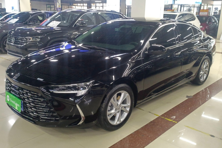 别克 君威 2024款 25T 超享版车身外观4