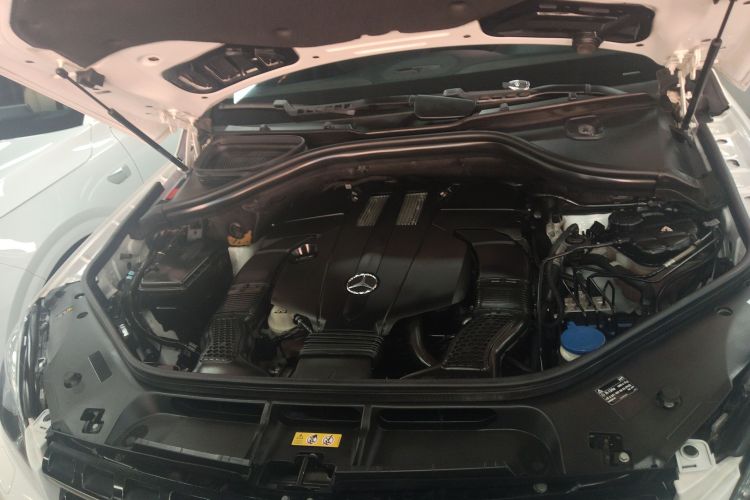 奔驰M级 2014款 ML 320 4MATIC机舱底盘24