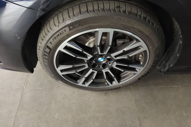 宝马5系 2025款 525Li M运动套装车身外观6007