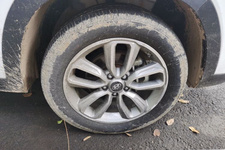 北京现代ix35 2018款 2.0L 自动两驱智勇·畅联版车身外观6007