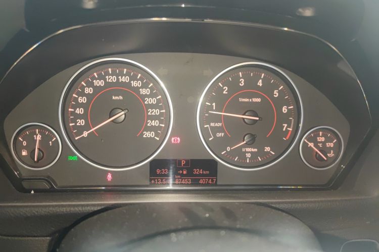 宝马3系 2017款 320i M运动型局部细节14