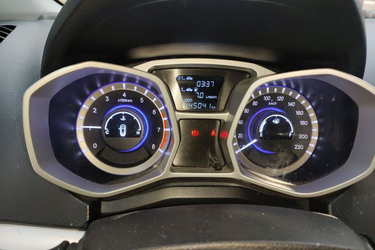 江汽集团 瑞风S3 2016款 1.5L 手动豪华智能型中控内饰14