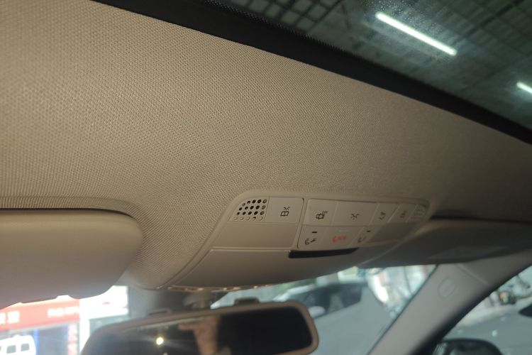 奔驰C级 2015款 C 200 L 运动型局部细节22