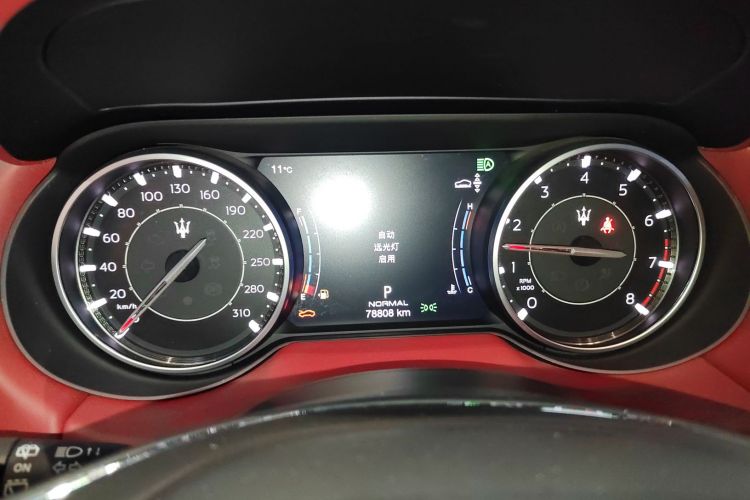 玛莎拉蒂 Levante 2021款 3.0T 标准版中控内饰14