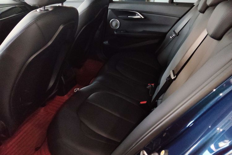 宝马1系 2021款 改款 120i M运动版中控内饰21