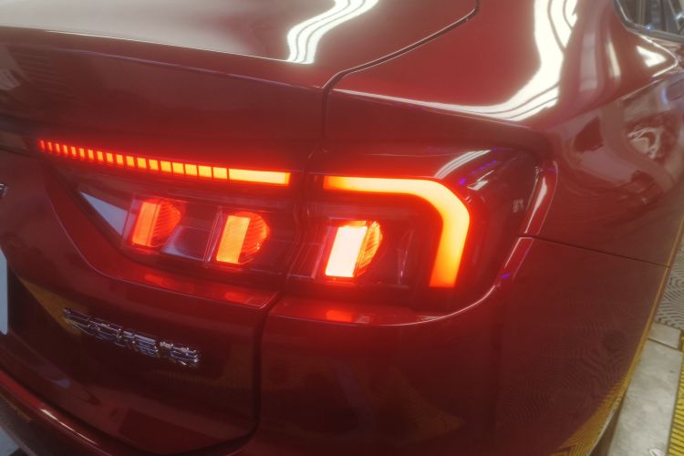 福特 蒙迪欧 2025款 2.0T EcoBoost 至尊型车身外观6006