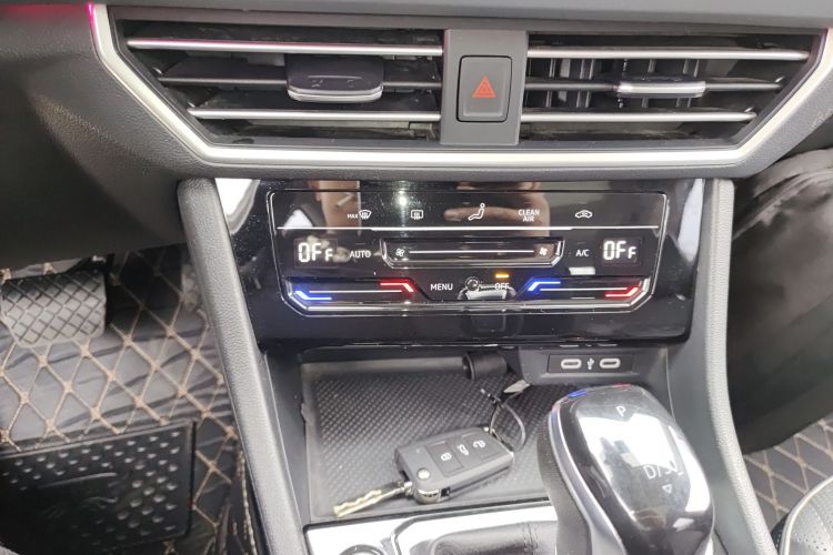 大众 速腾 2023款 200TSI DSG超越版中控内饰16