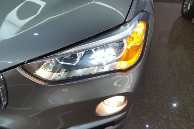 宝马X1 2018款 xDrive20Li 尊享型车身外观36