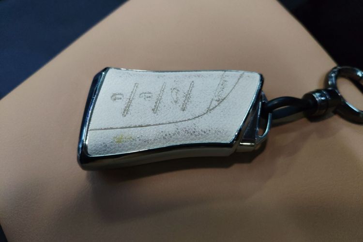 雷克萨斯ES 2023款 260 卓越版中控内饰11