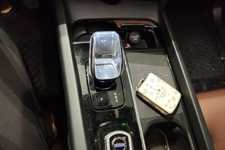 沃尔沃XC60新能源 2024款 T8 插电混动 长续航四驱智远豪华版中控内饰18