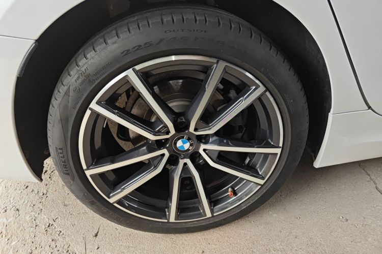 宝马3系 2022款 320Li M运动套装车身外观56