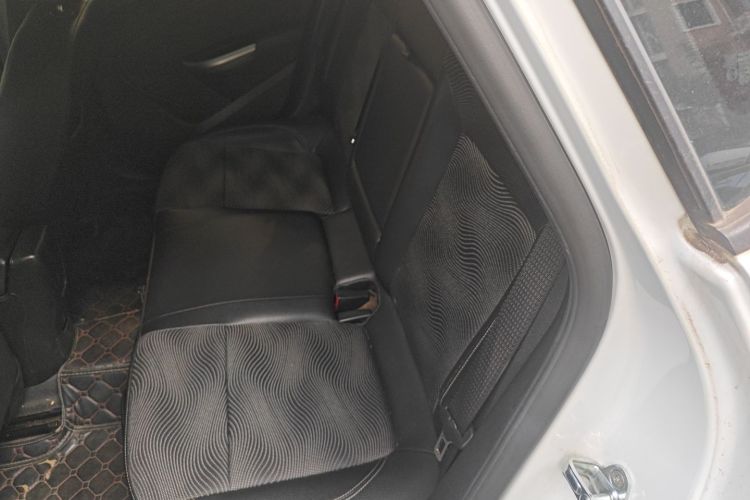 别克 英朗 2013款 XT 1.6L 自动时尚版中控内饰7004