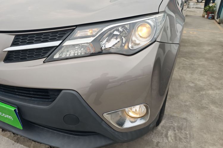 丰田 RAV4荣放 2015款 2.0L 手动两驱都市版局部细节36