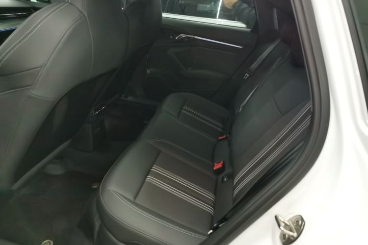 奥迪A3 2024款 A3L Limousine 35 TFSI 时尚运动型中控内饰21