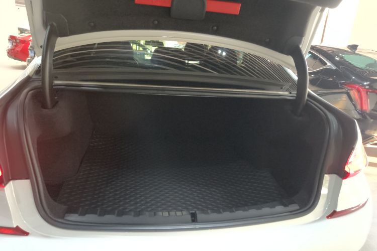 宝马3系 2022款 325Li M运动套装机舱底盘23