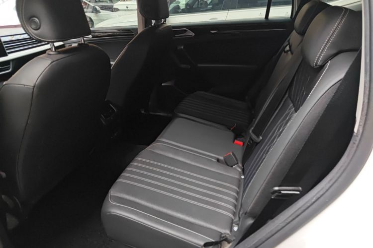 大众 途观L 2022款 330TSI 自动两驱舒享版中控内饰21