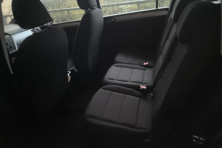 大众 2018款 途安L 1.6L 手动风尚版中控内饰21