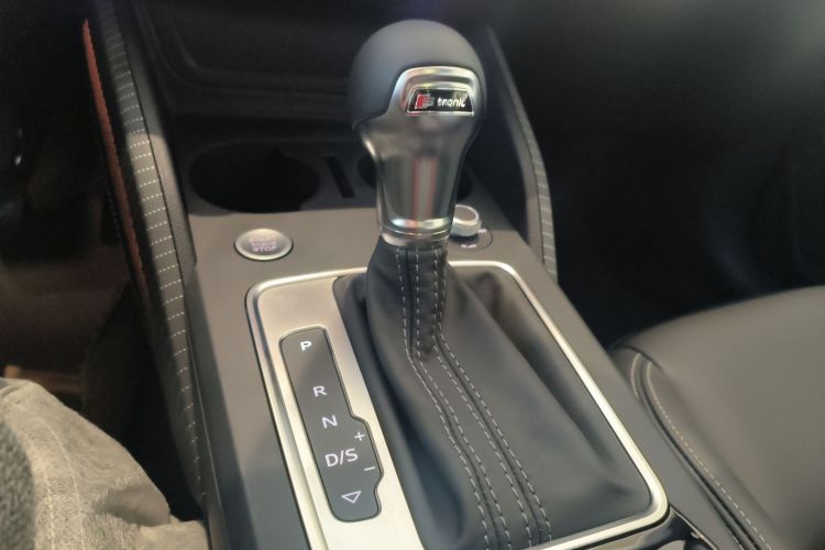 奥迪Q2L 2025款 35TFSI 时尚动感型中控内饰18