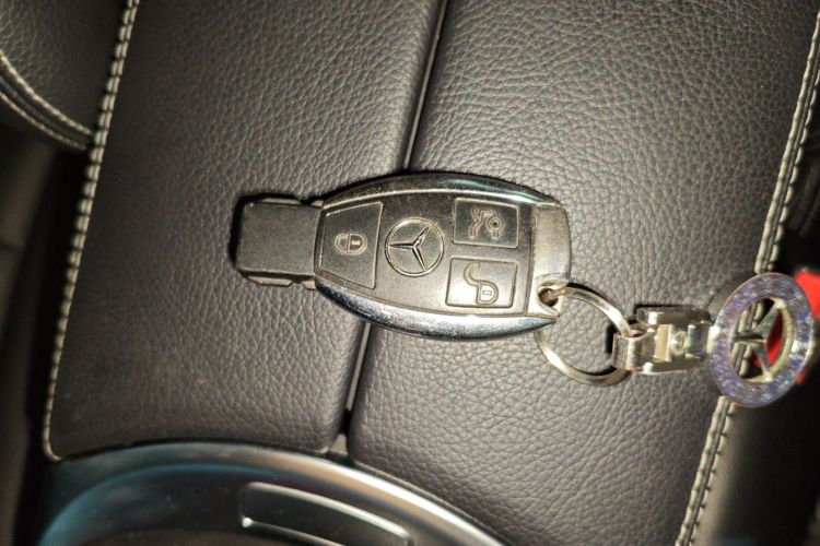 奔驰C级 2017款 C 200 L 运动版中控内饰7001