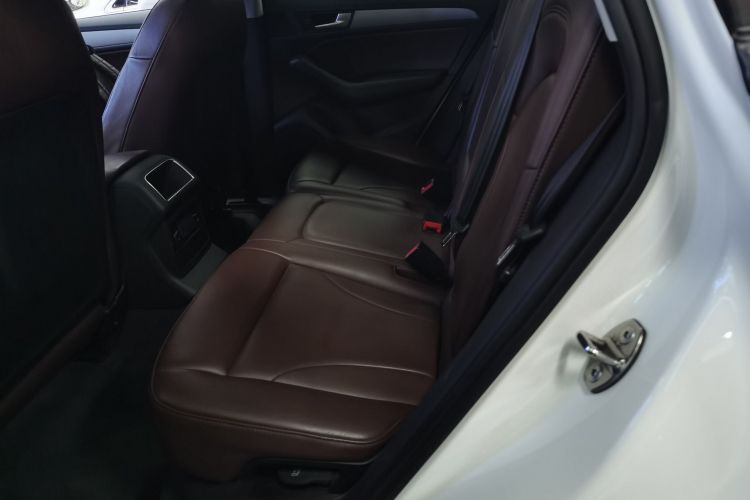 奥迪Q5 2016款 40 TFSI 进取型中控内饰21