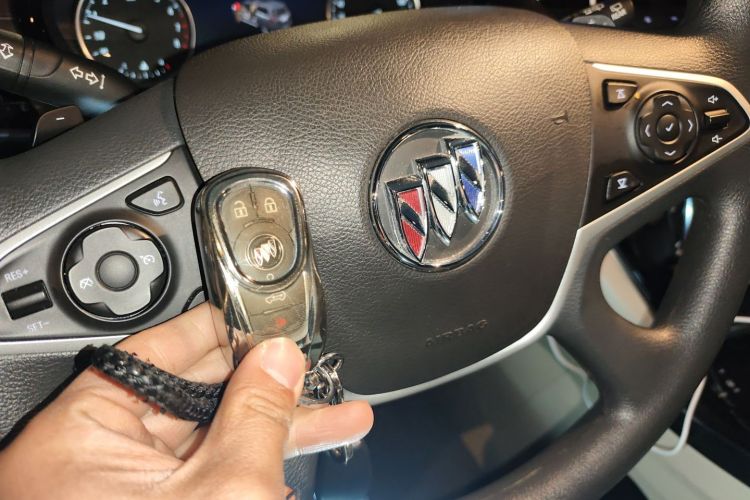 别克GL8 2023款 陆上公务舱 智享型中控内饰11