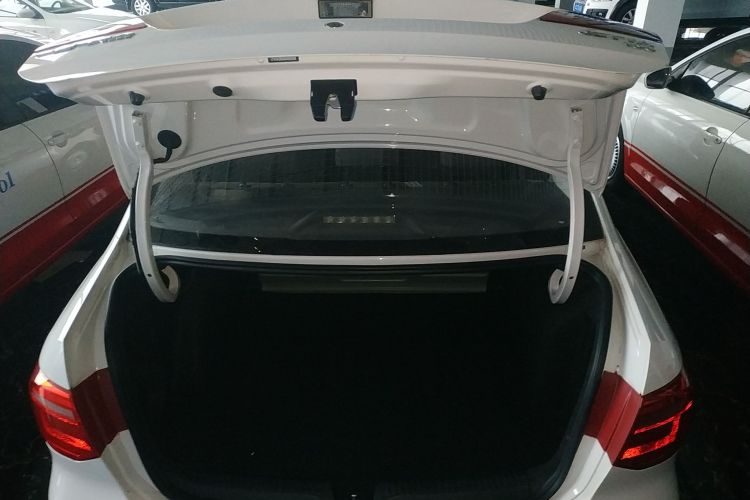 大众 捷达 2015款 1.6L 自动时尚型机舱底盘23