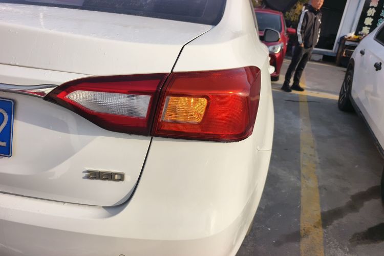 荣威360 2016款 1.5L 自动智屏版车身外观6006