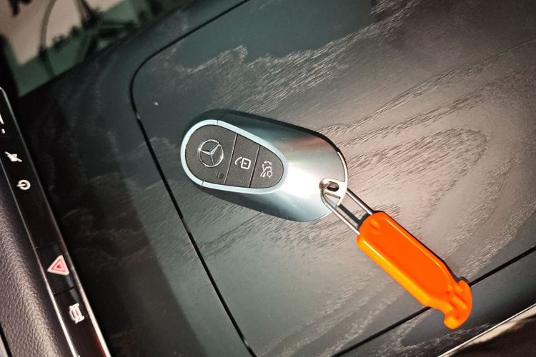 奔驰E级 2024款 E 300 L 时尚运动型中控内饰7001