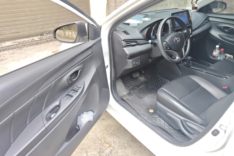 丰田 威驰FS 2021款 1.5L CVT锋驰版中控内饰20