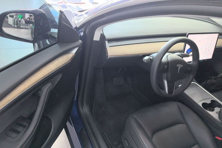 特斯拉 Model Y 2021款 标准续航后驱版中控内饰20