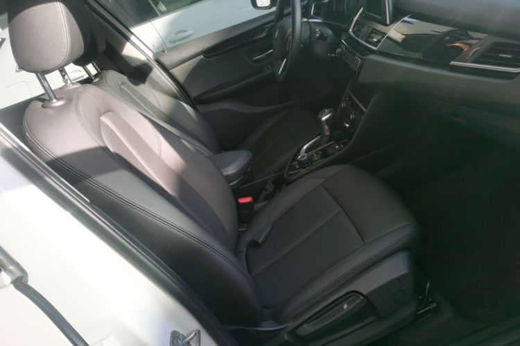 宝马2系旅行车 2018款 218i 领先型局部细节41