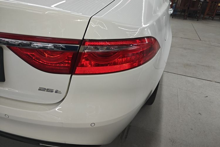 捷豹XFL 2018款 XFL 2.0T 250PS 豪华版车身外观9