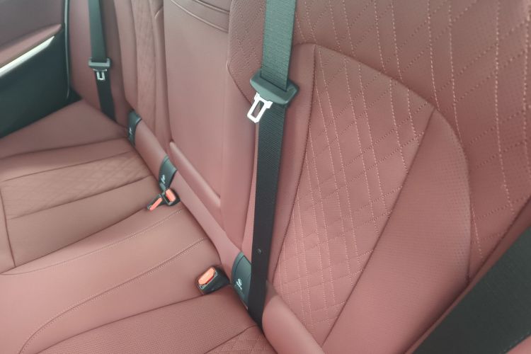 宝马i3 2025款 eDrive 40 L 曜夜套装中控内饰21