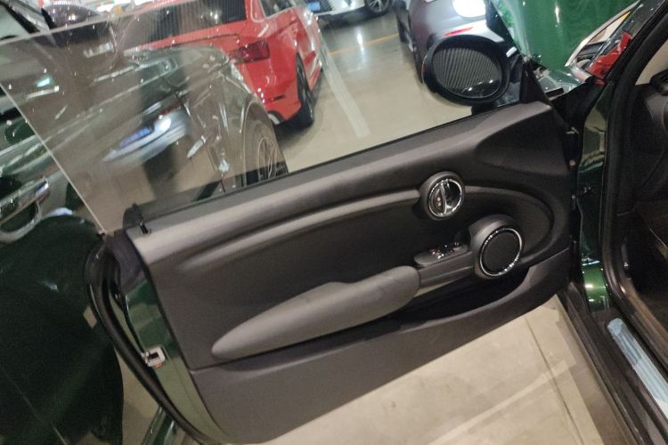 MINI 2016款 1.2T ONE 先锋派中控内饰7005