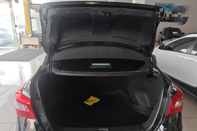 日产 轩逸 2024款 改款二 经典 1.6XE CVT舒适版机舱底盘23