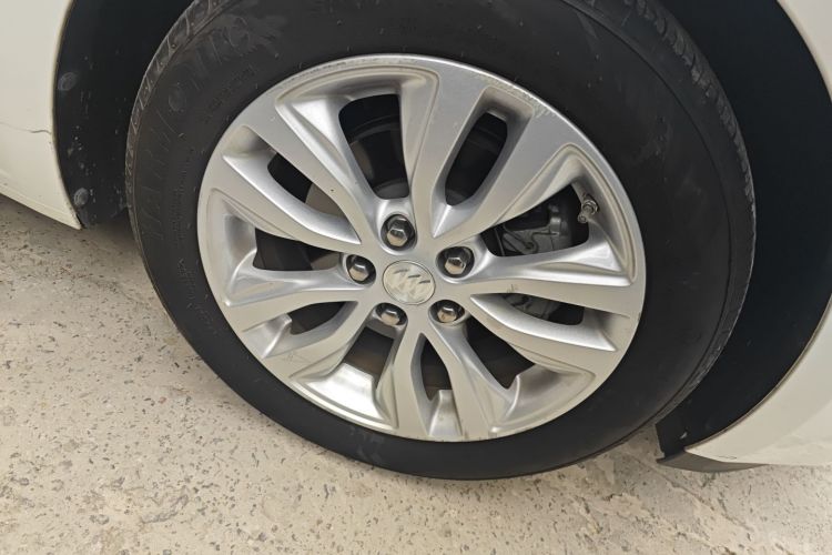 别克 英朗 2021款 典范 1.5L 自动精英型车身外观10