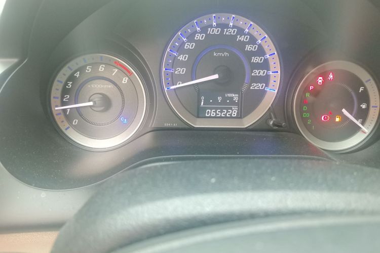 本田 锋范经典 2014款 风尚 1.5L 自动精英版中控内饰15