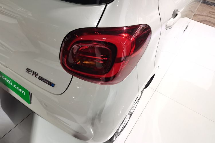 五菱汽车 宏光MINIEV 2025款 四门版 进阶款车身外观9