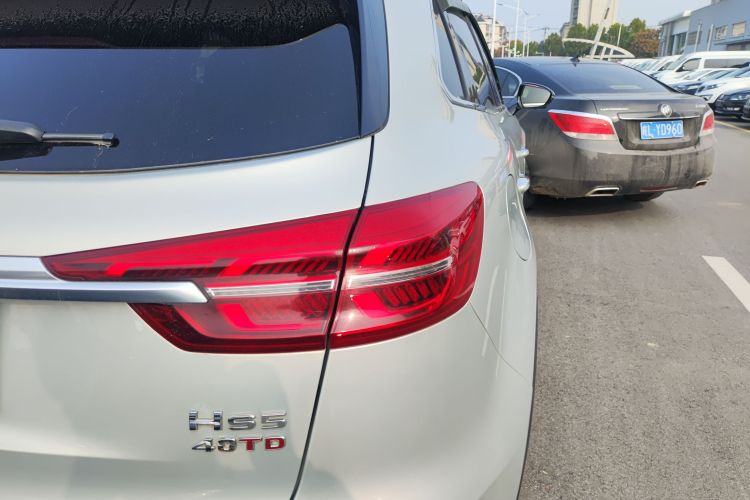 红旗HS5 2019款 2.0T 智联旗享四驱版车身外观6006