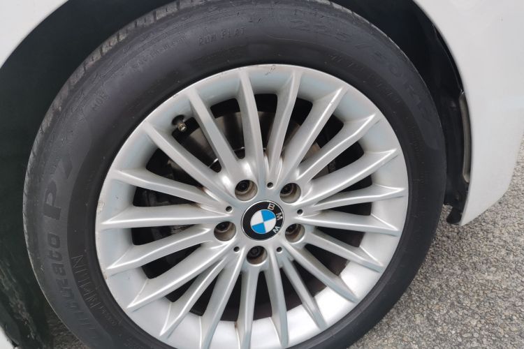 宝马3系 2013款 改款 320Li 豪华设计套装车身外观6007