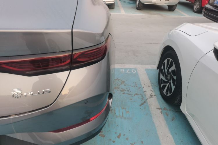 比亚迪 秦PLUS 2025款 DM-i 智驾版 55KM领先型车身外观6006