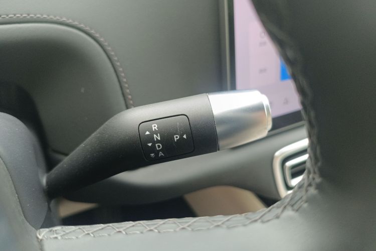 理想汽车 理想L6 2024款 Max中控内饰18